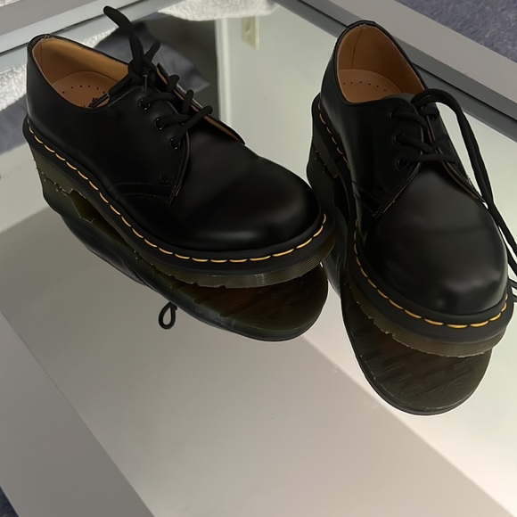 Dr.martins size5 ladies - Picture 2 of 3